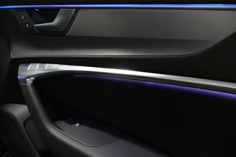 Audi A6 Avant 55 TFSI e quattro Competition / S6 Diffuser / Maxton Design Bodykit V.2 / Panoramadak / HD Matrix LED / Elektr. verstelbare voorstoelen + memory / HUD / Elektr. wegklapbare trekhaak / Apple Carplay - Android Auto / Stoelverwarming / Adaptive Cruise 