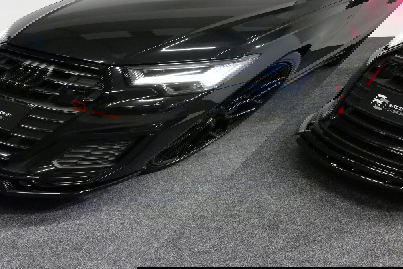 Audi A6 Avant 55 TFSI e quattro Competition / S6 Diffuser / Maxton Design Bodykit V.2 / Panoramadak / HD Matrix LED / Elektr. verstelbare voorstoelen + memory / HUD / Elektr. wegklapbare trekhaak / Apple Carplay - Android Auto / Stoelverwarming / Adaptive Cruise 