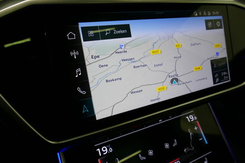 Audi A6 Avant 55 TFSI e quattro Competition / S6 Diffuser / Maxton Design Bodykit V.2 / Panoramadak / HD Matrix LED / Elektr. verstelbare voorstoelen + memory / HUD / Elektr. wegklapbare trekhaak / Apple Carplay - Android Auto / Stoelverwarming / Adaptive Cruise 