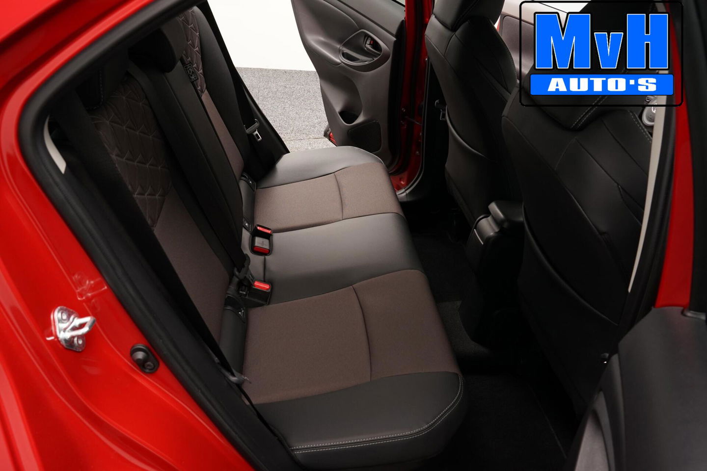 Toyota Yaris Cross 1.5 Hybrid 130 Executive|STUUR/STOELVERW.