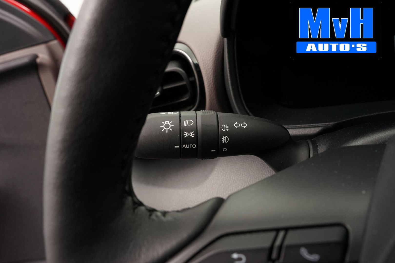 Toyota Yaris Cross 1.5 Hybrid 130 Executive|STUUR/STOELVERW.