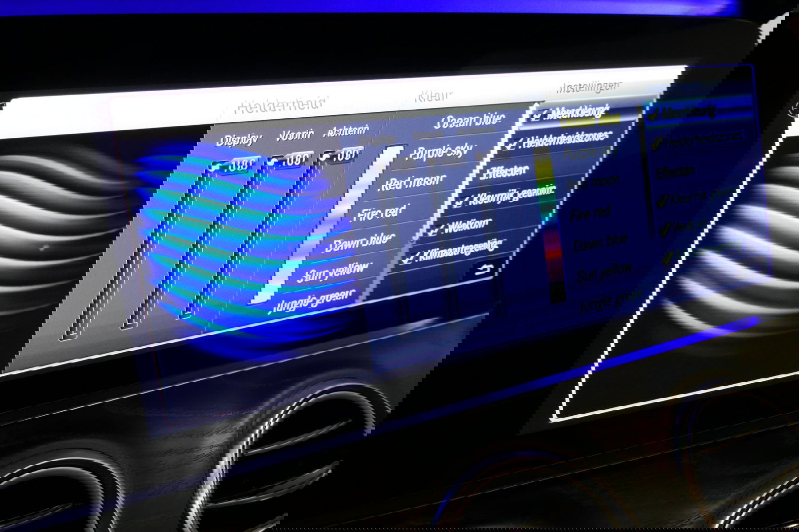 Mercedes-Benz E-Klasse 300 e AMG Line / E63s AMG Diffuser / Panamericana Grille / Panoramadak / Elektr. verstelbare voorstoelen + memory / Burmester Surround Sound / Ambienteverlichting / Apple Carplay - Android Auto / Maxton Design Frontlip / Rondomzichtcamera / Stoelverwarmin