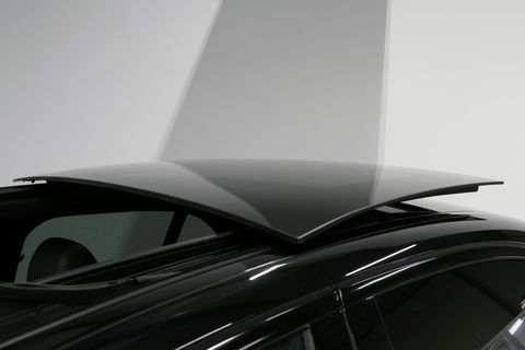 Mercedes-Benz E-Klasse 300 e AMG Line / E63s AMG Diffuser / Panamericana Grille / Panoramadak / Elektr. verstelbare voorstoelen + memory / Burmester Surround Sound / Ambienteverlichting / Apple Carplay - Android Auto / Maxton Design Frontlip / Rondomzichtcamera / Stoelverwarmin