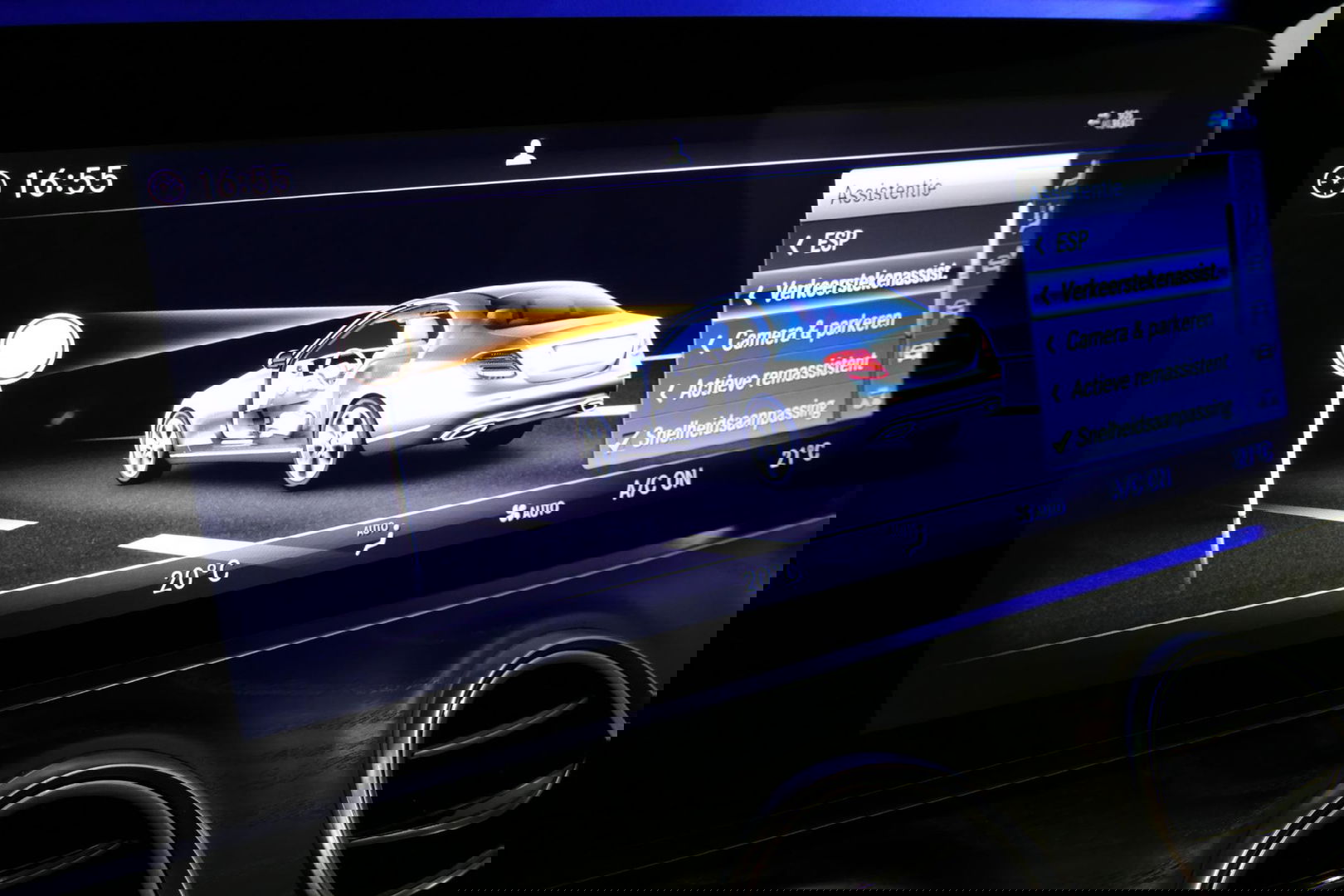 Mercedes-Benz E-Klasse 300 e AMG Line / E63s AMG Diffuser / Panamericana Grille / Panoramadak / Elektr. verstelbare voorstoelen + memory / Burmester Surround Sound / Ambienteverlichting / Apple Carplay - Android Auto / Maxton Design Frontlip / Rondomzichtcamera / Stoelverwarmin