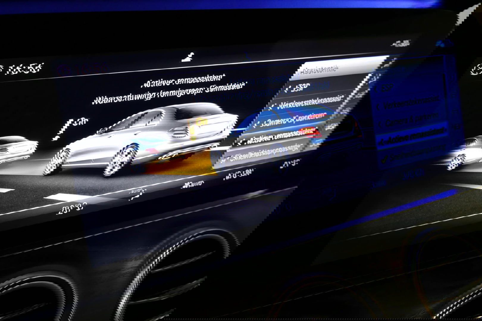 Mercedes-Benz E-Klasse 300 e AMG Line / E63s AMG Diffuser / Panamericana Grille / Panoramadak / Elektr. verstelbare voorstoelen + memory / Burmester Surround Sound / Ambienteverlichting / Apple Carplay - Android Auto / Maxton Design Frontlip / Rondomzichtcamera / Stoelverwarmin