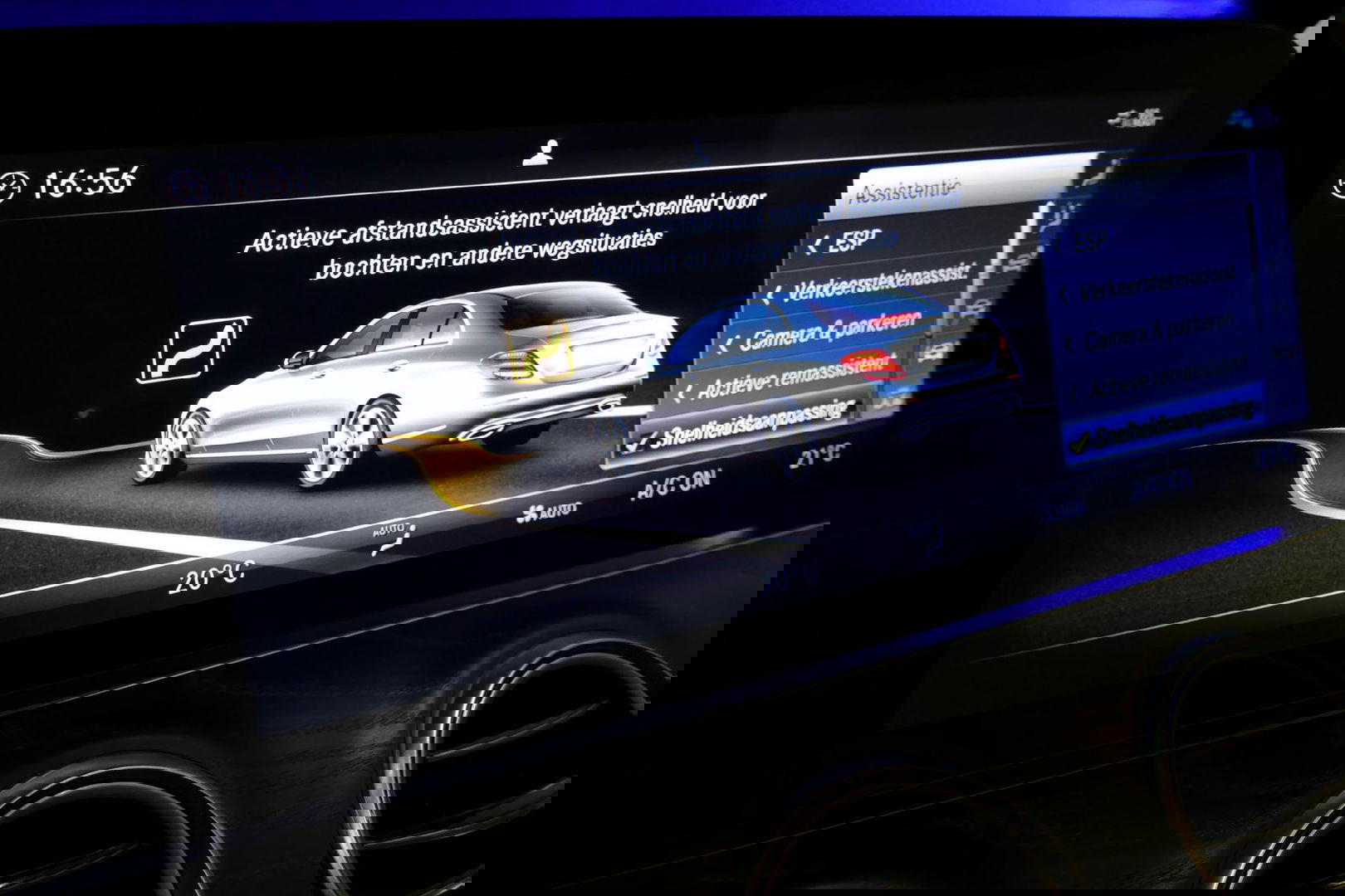 Mercedes-Benz E-Klasse 300 e AMG Line / E63s AMG Diffuser / Panamericana Grille / Panoramadak / Elektr. verstelbare voorstoelen + memory / Burmester Surround Sound / Ambienteverlichting / Apple Carplay - Android Auto / Maxton Design Frontlip / Rondomzichtcamera / Stoelverwarmin