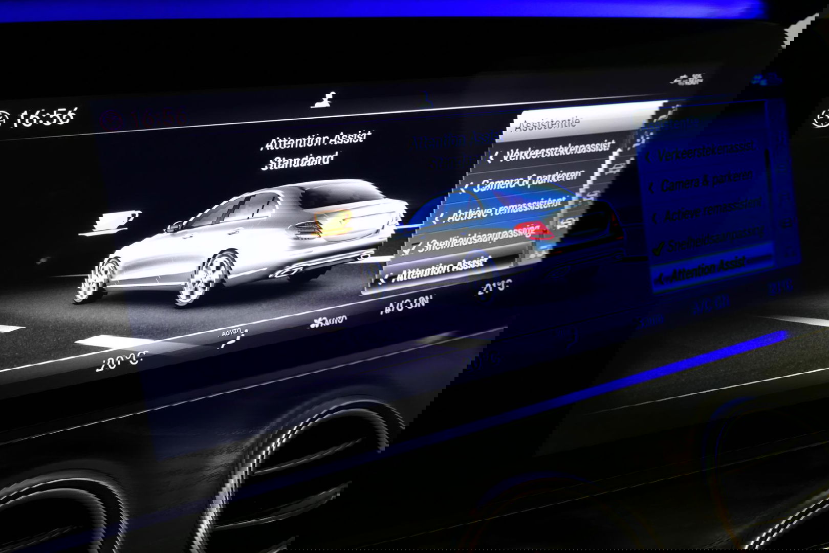 Mercedes-Benz E-Klasse 300 e AMG Line / E63s AMG Diffuser / Panamericana Grille / Panoramadak / Elektr. verstelbare voorstoelen + memory / Burmester Surround Sound / Ambienteverlichting / Apple Carplay - Android Auto / Maxton Design Frontlip / Rondomzichtcamera / Stoelverwarmin