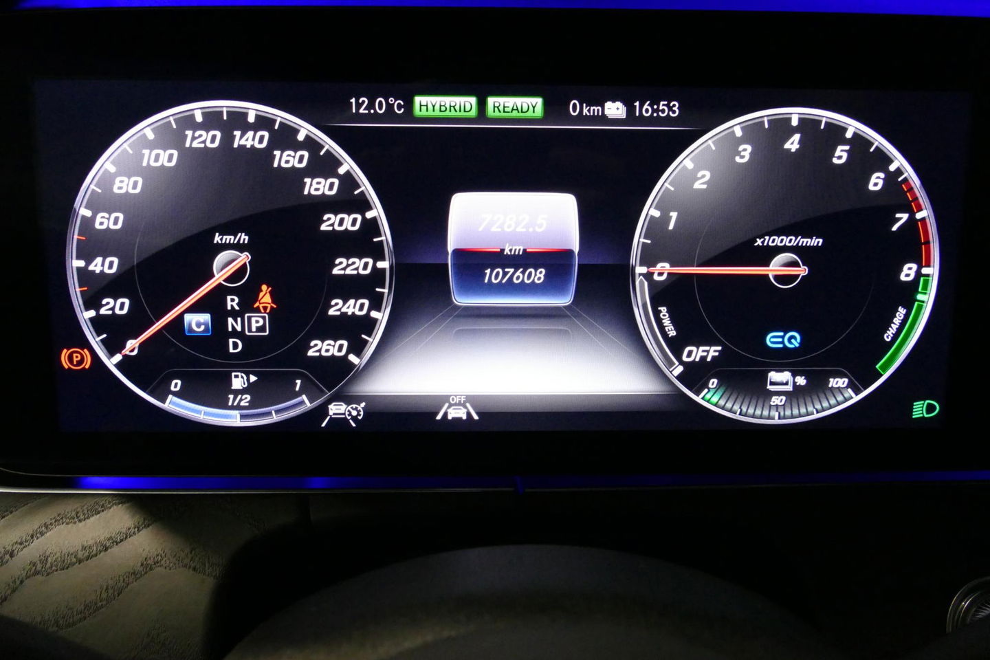 Mercedes-Benz E-Klasse 300 e AMG Line / E63s AMG Diffuser / Panamericana Grille / Panoramadak / Elektr. verstelbare voorstoelen + memory / Burmester Surround Sound / Ambienteverlichting / Apple Carplay - Android Auto / Maxton Design Frontlip / Rondomzichtcamera / Stoelverwarmin