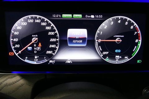 Mercedes-Benz E-Klasse 300 e AMG Line / E63s AMG Diffuser / Panamericana Grille / Panoramadak / Elektr. verstelbare voorstoelen + memory / Burmester Surround Sound / Ambienteverlichting / Apple Carplay - Android Auto / Maxton Design Frontlip / Rondomzichtcamera / Stoelverwarmin