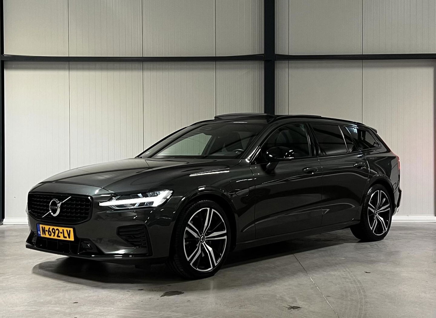 Volvo V60 2.0 T6 Recharge AWD R-Design Pano Harman/kardon