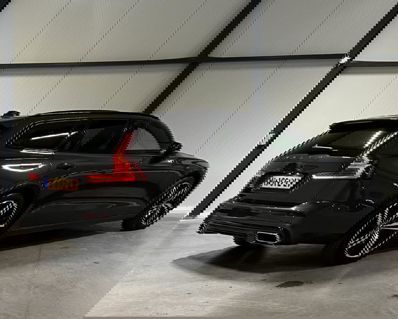 Volvo V60 2.0 T6 Recharge AWD R-Design Pano Harman/kardon