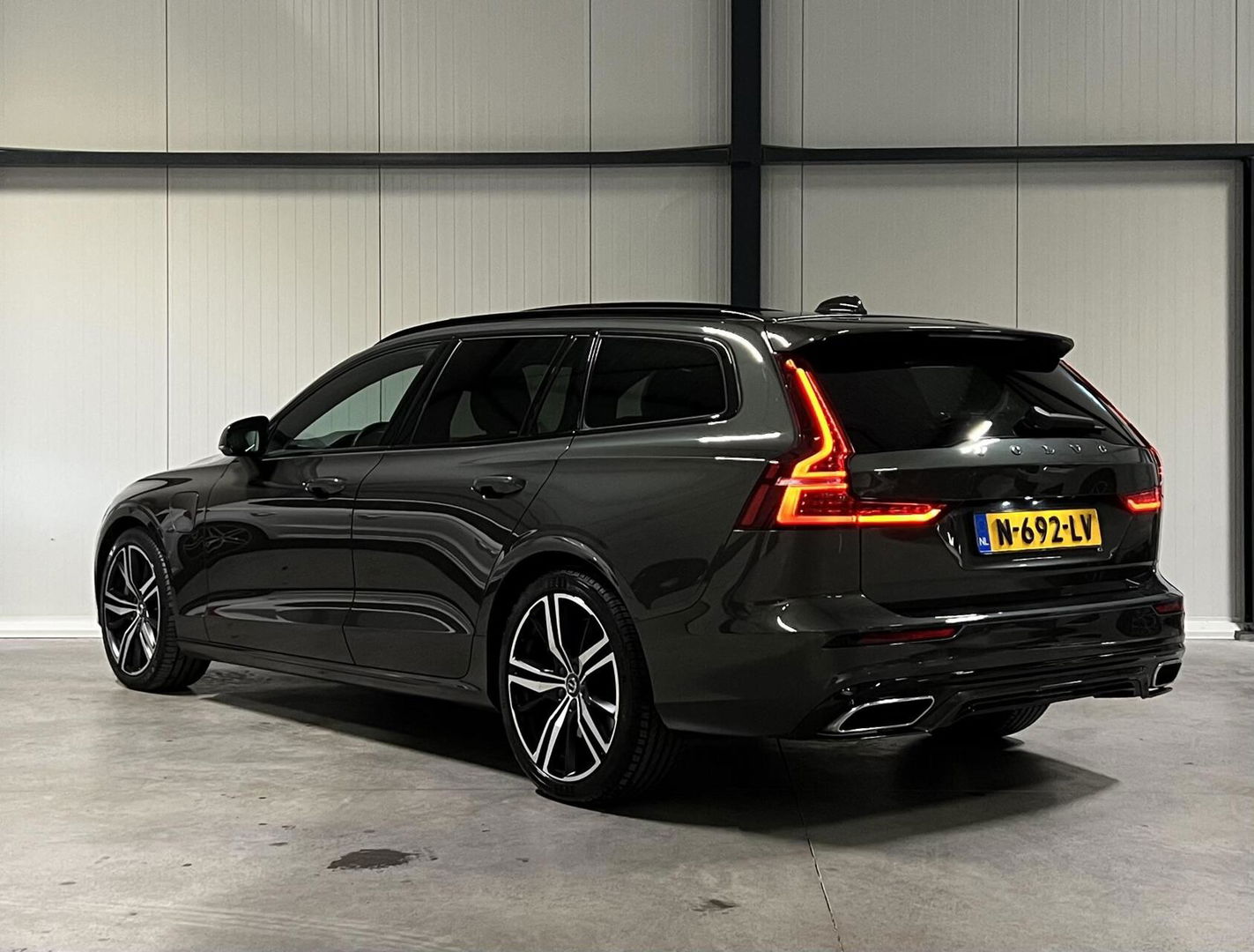Volvo V60 2.0 T6 Recharge AWD R-Design Pano Harman/kardon