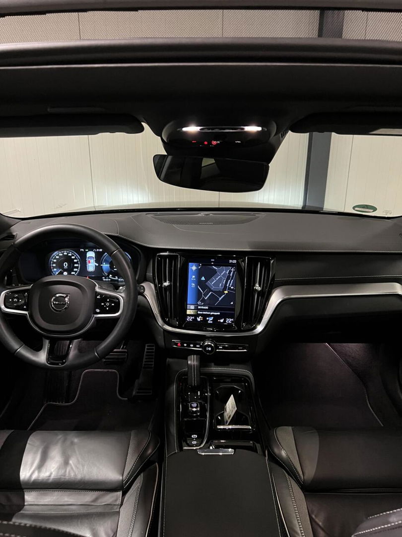 Volvo V60 2.0 T6 Recharge AWD R-Design Pano Harman/kardon