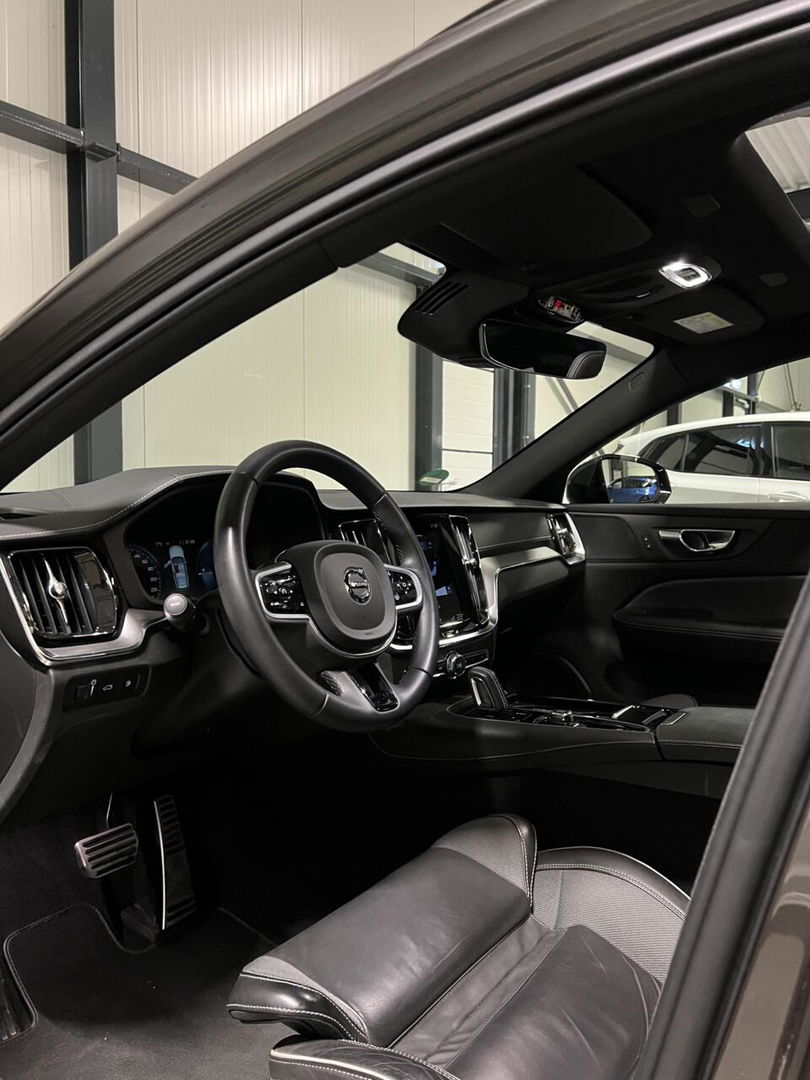 Volvo V60 2.0 T6 Recharge AWD R-Design Pano Harman/kardon