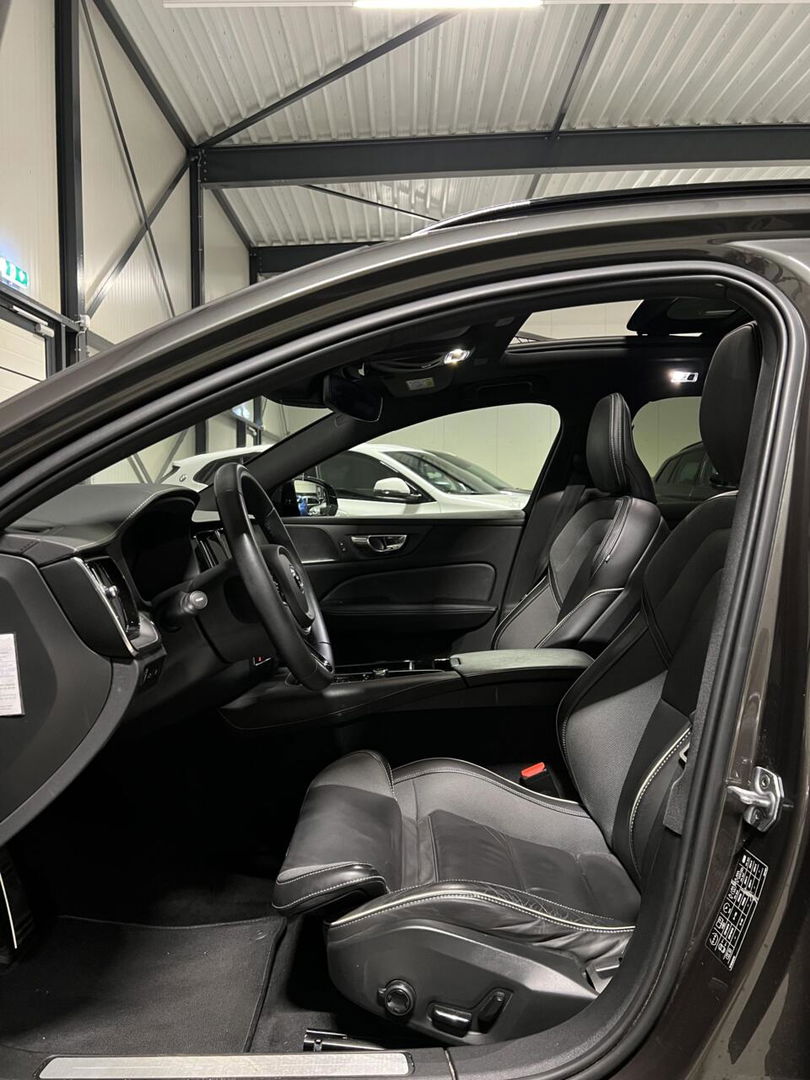 Volvo V60 2.0 T6 Recharge AWD R-Design Pano Harman/kardon