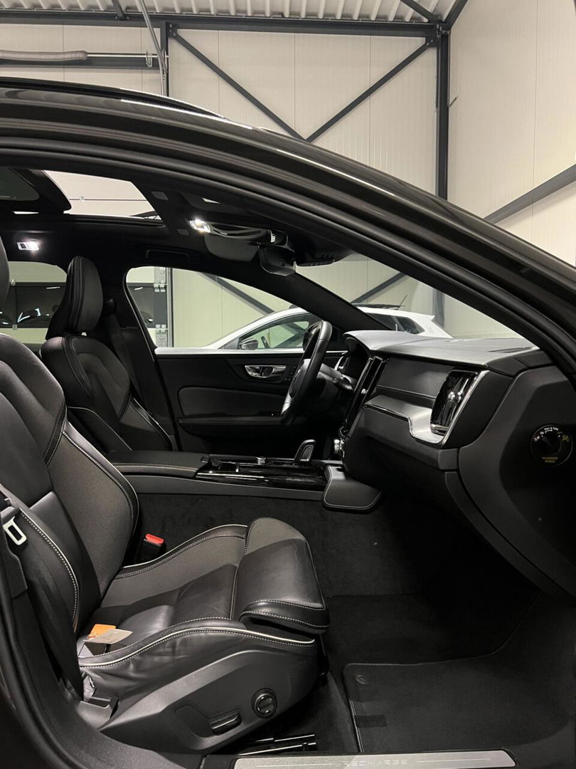 Volvo V60 2.0 T6 Recharge AWD R-Design Pano Harman/kardon