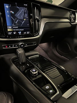 Volvo V60 2.0 T6 Recharge AWD R-Design Pano Harman/kardon