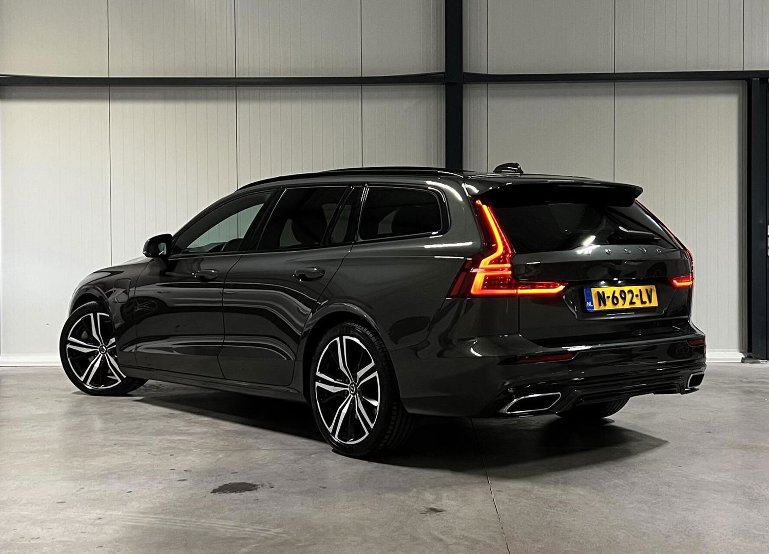 Volvo V60 2.0 T6 Recharge AWD R-Design Pano Harman/kardon