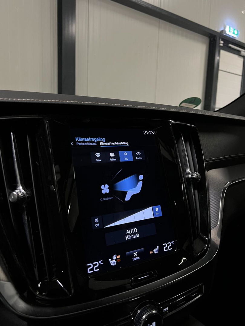 Volvo V60 2.0 T6 Recharge AWD R-Design Pano Harman/kardon