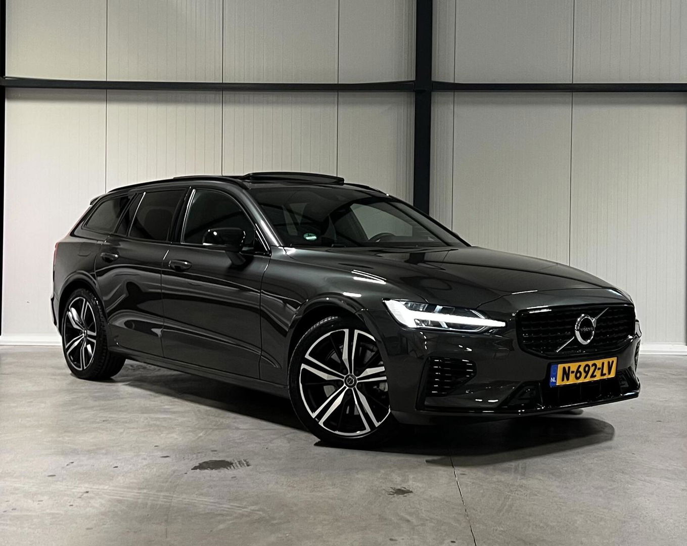 Volvo V60 2.0 T6 Recharge AWD R-Design Pano Harman/kardon