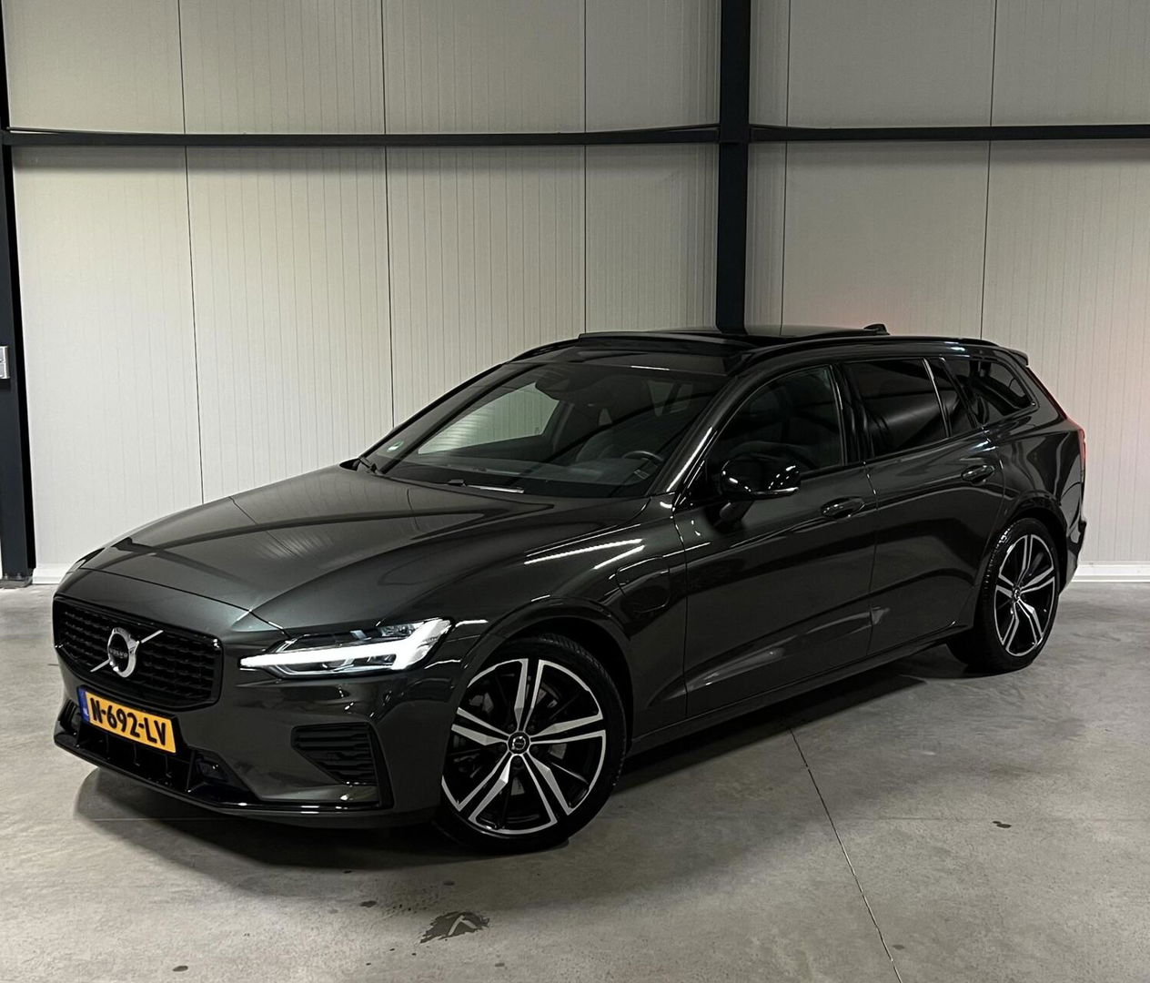 Volvo V60 2.0 T6 Recharge AWD R-Design Pano Harman/kardon