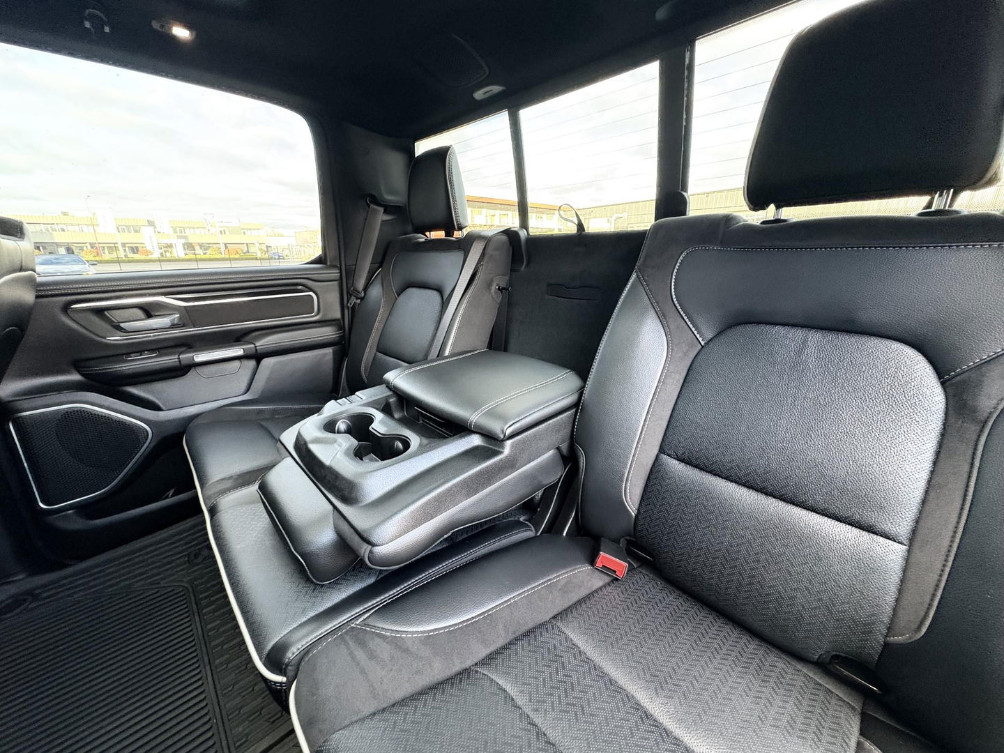 Dodge Ram Pick-Up 1500 5.7 V8 4x4 Crew Cab Laramie | MOOIE UITVOERING | LAGE KM