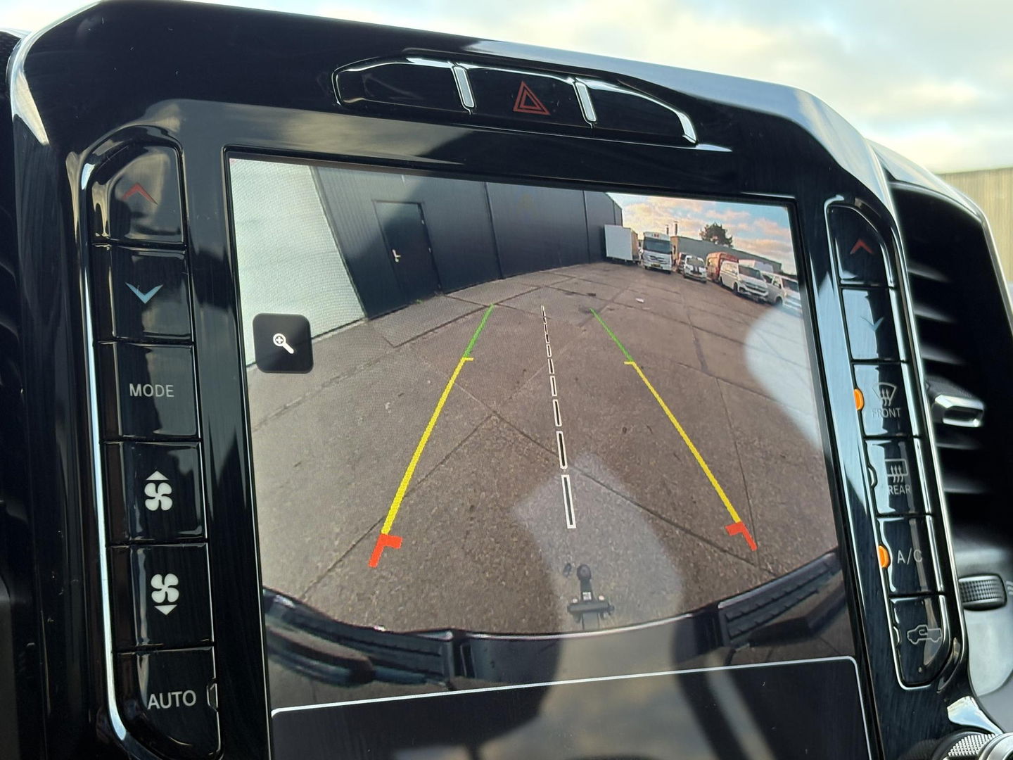 Dodge Ram Pick-Up 1500 5.7 V8 4x4 Crew Cab Laramie | MOOIE UITVOERING | LAGE KM