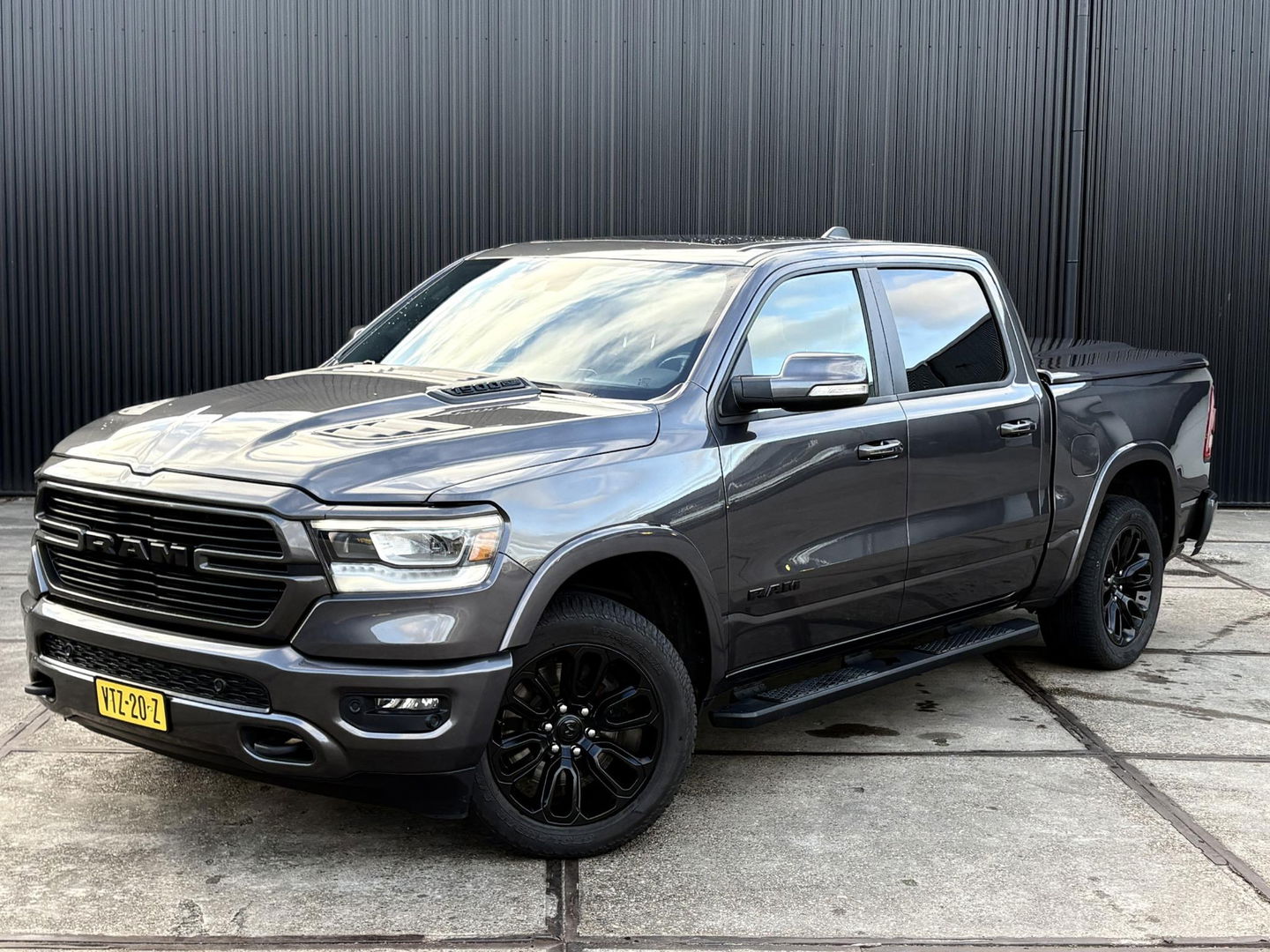 Dodge Ram Pick-Up 1500 5.7 V8 4x4 Crew Cab Laramie | MOOIE UITVOERING | LAGE KM