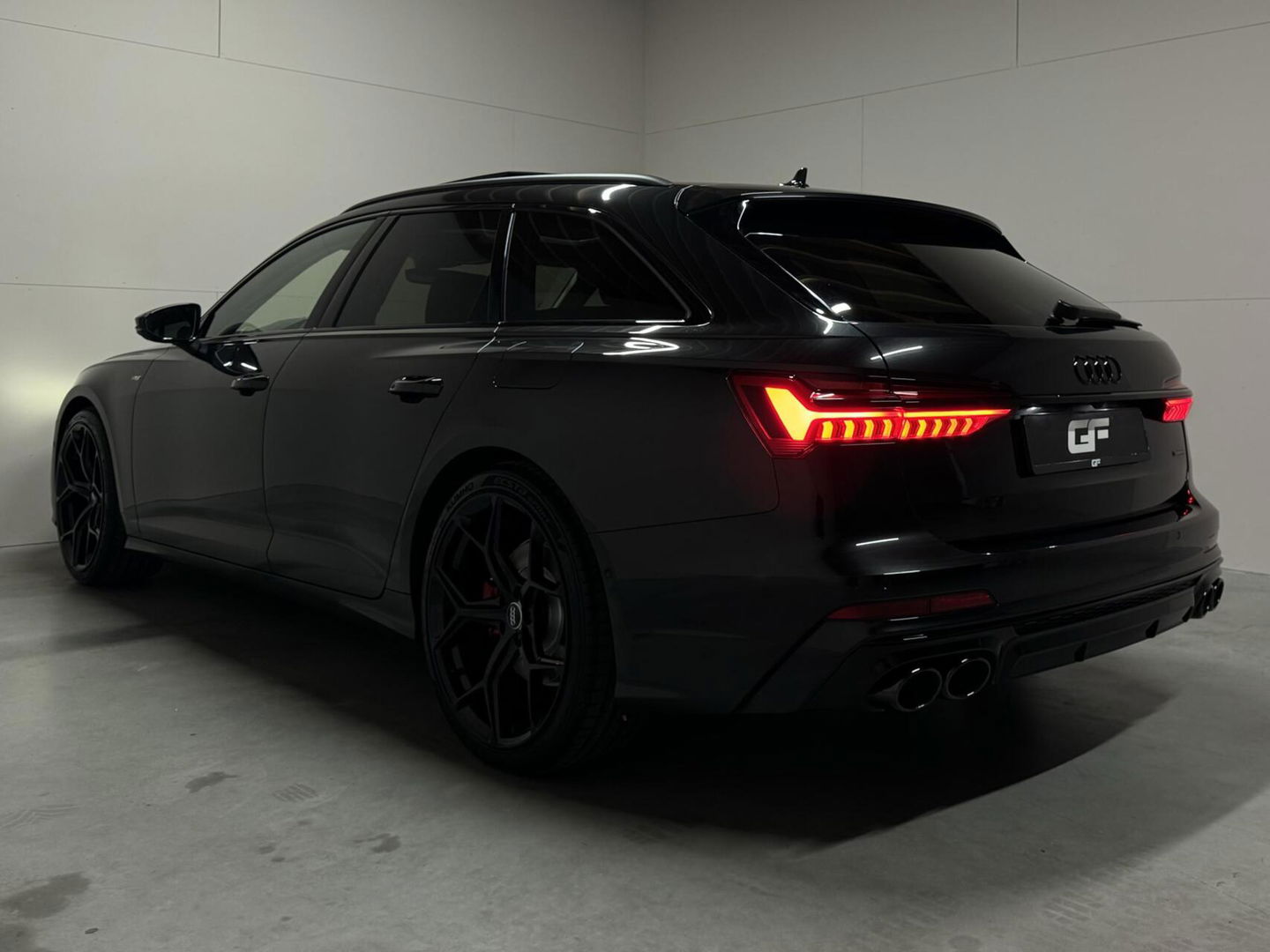 Audi A6 Avant 55 TFSI e Quattro Competition S-Line Black Edition