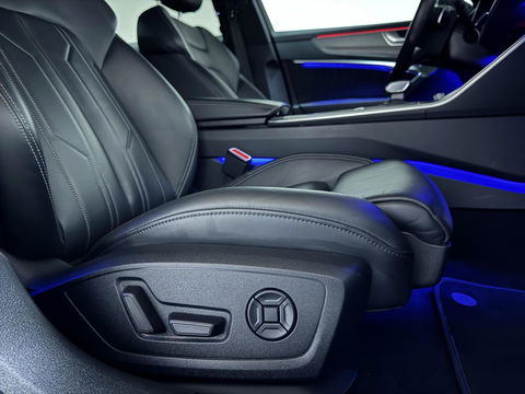 Audi A6 Avant 55 TFSI e Quattro Competition S-Line Black Edition