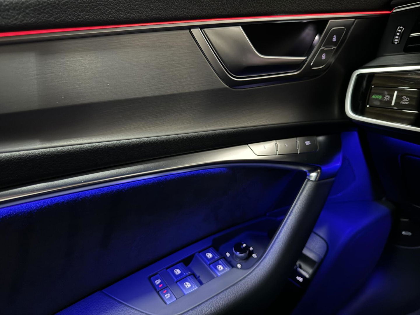 Audi A6 Avant 55 TFSI e Quattro Competition S-Line Black Edition