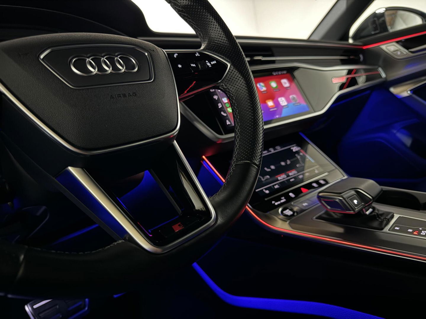 Audi A6 Avant 55 TFSI e Quattro Competition S-Line Black Edition