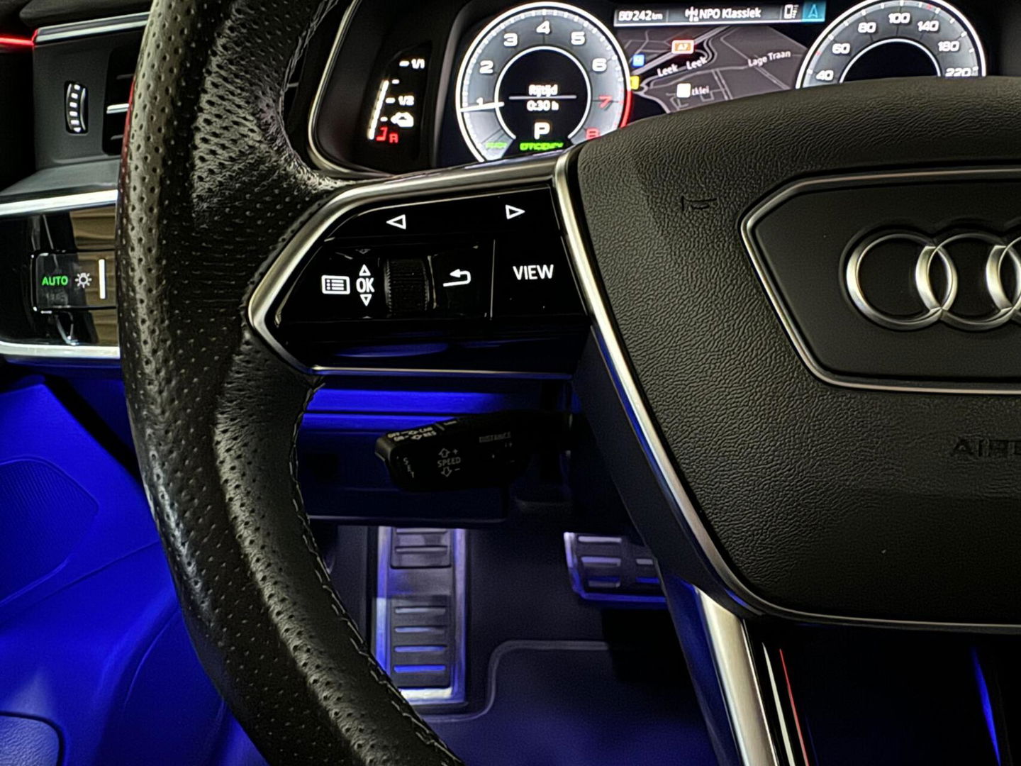 Audi A6 Avant 55 TFSI e Quattro Competition S-Line Black Edition