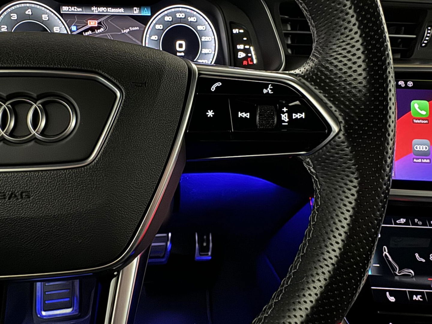 Audi A6 Avant 55 TFSI e Quattro Competition S-Line Black Edition