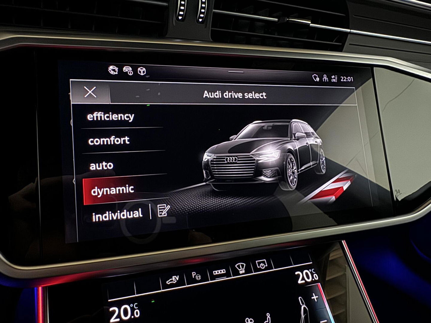 Audi A6 Avant 55 TFSI e Quattro Competition S-Line Black Edition