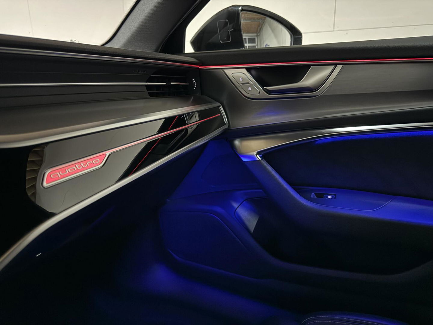 Audi A6 Avant 55 TFSI e Quattro Competition S-Line Black Edition