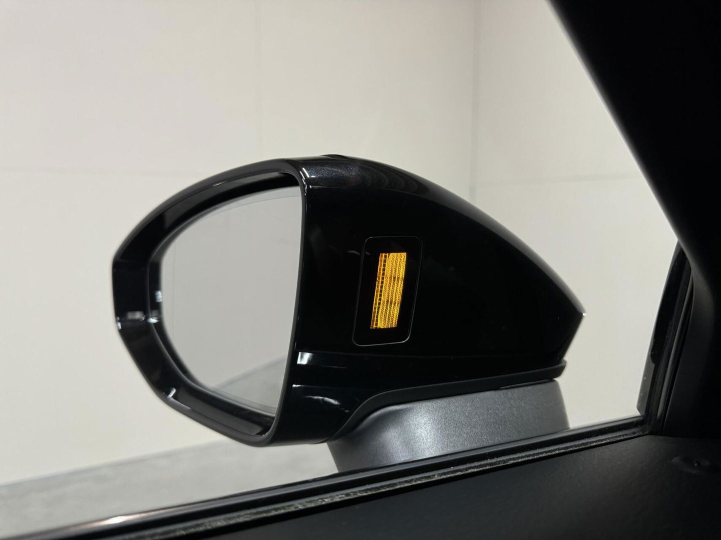 Audi A6 Avant 55 TFSI e Quattro Competition S-Line Black Edition