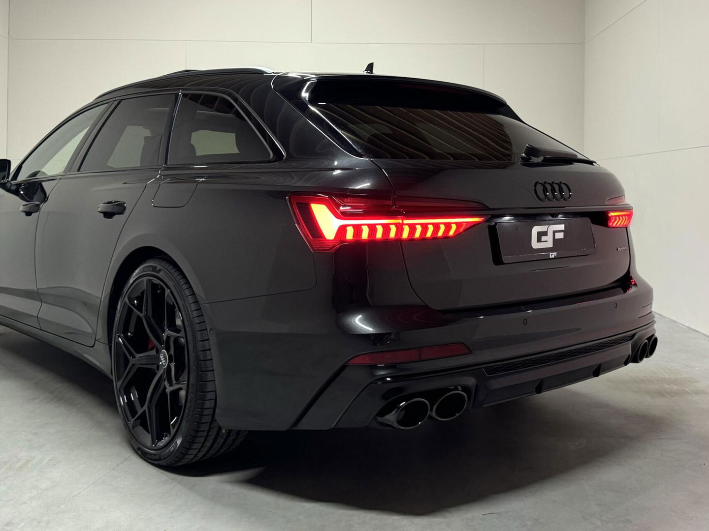 Audi A6 Avant 55 TFSI e Quattro Competition S-Line Black Edition