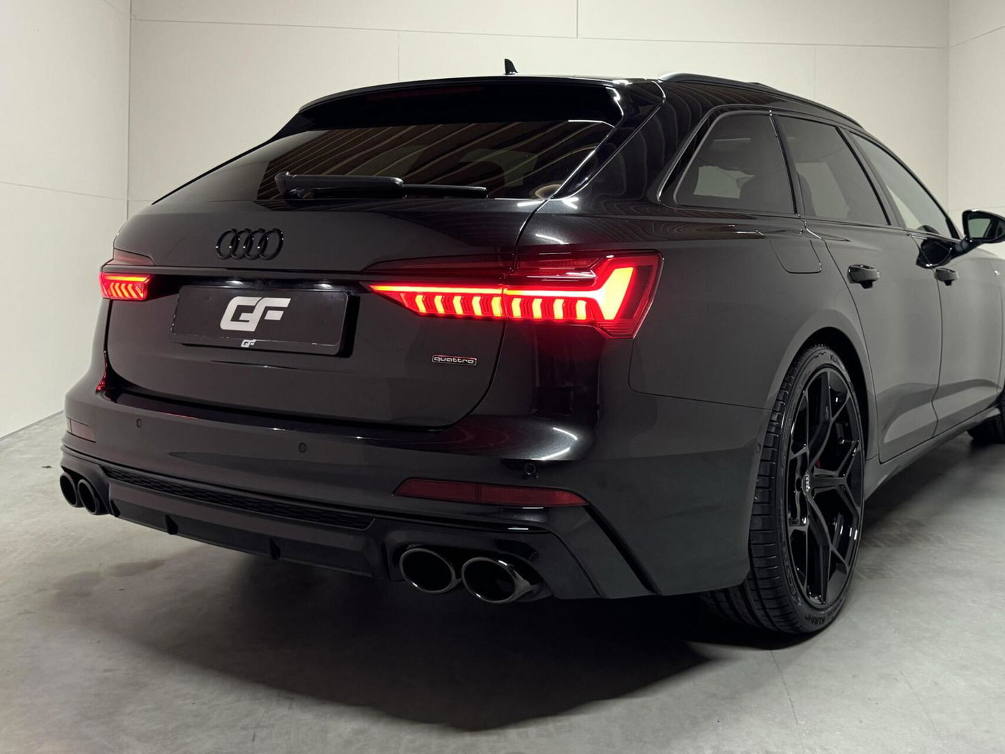 Audi A6 Avant 55 TFSI e Quattro Competition S-Line Black Edition