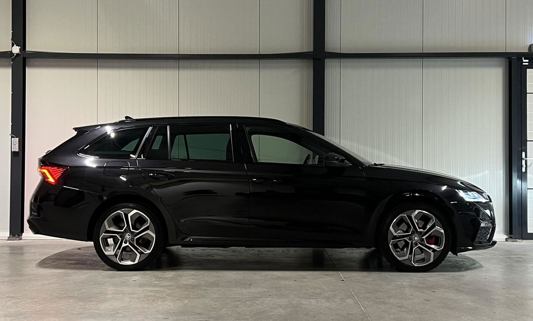 Škoda Octavia Combi 1.4 TSI RS 245PK iV PHEV Virtual Camera