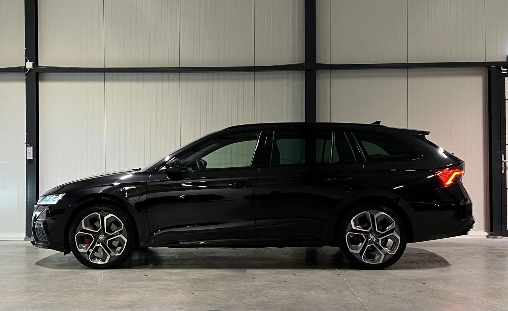 Škoda Octavia Combi 1.4 TSI RS 245PK iV PHEV Virtual Camera