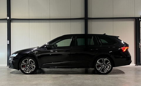 Škoda Octavia Combi 1.4 TSI RS 245PK iV PHEV Virtual Camera