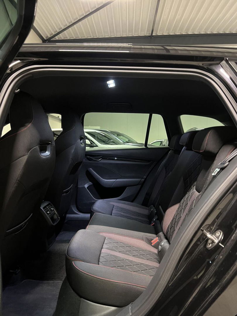 Škoda Octavia Combi 1.4 TSI RS 245PK iV PHEV Virtual Camera