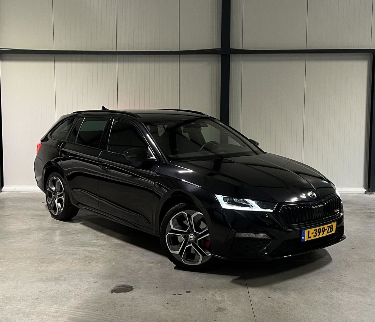 Škoda Octavia Combi 1.4 TSI RS 245PK iV PHEV Virtual Camera