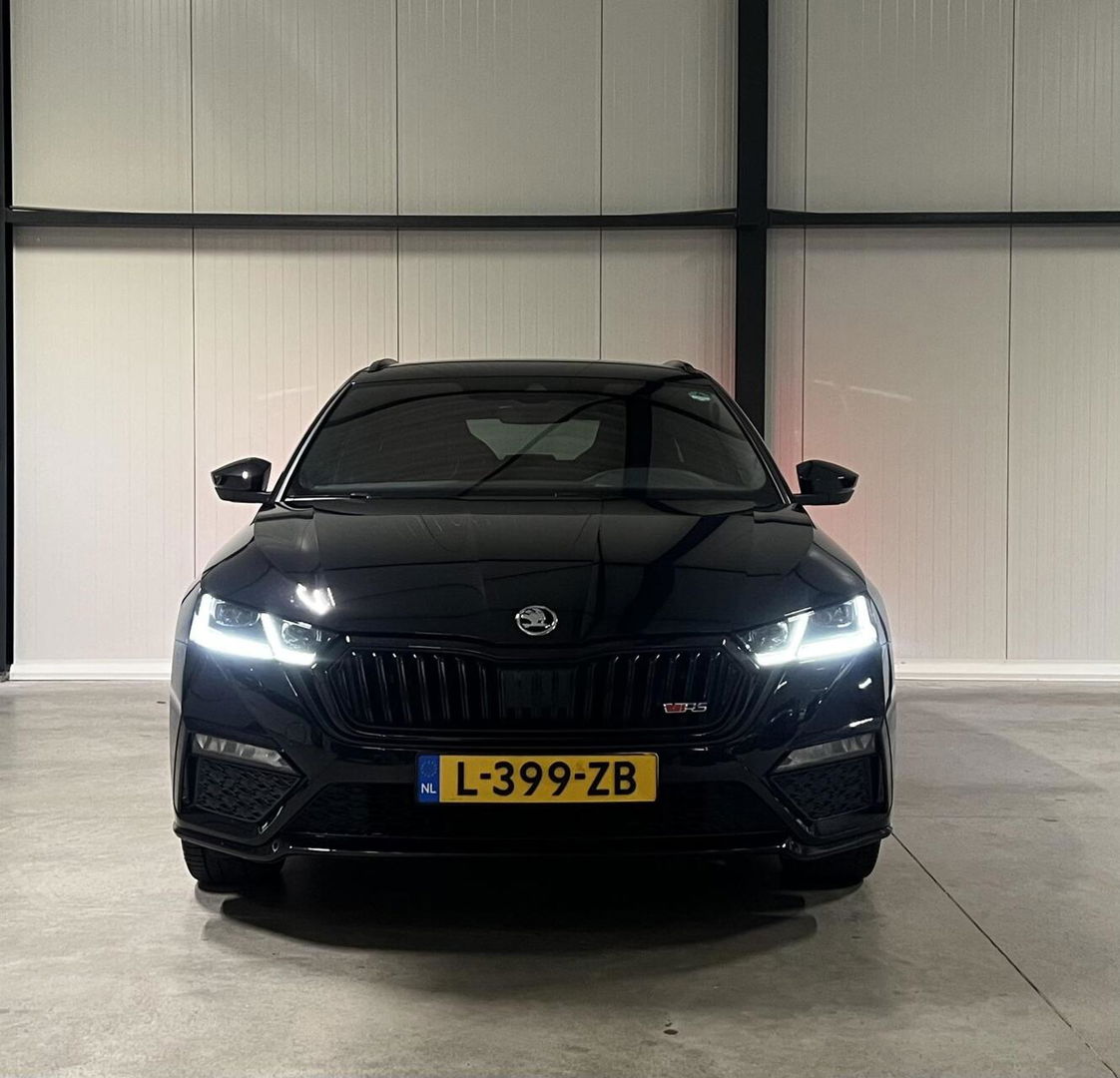 Škoda Octavia Combi 1.4 TSI RS 245PK iV PHEV Virtual Camera