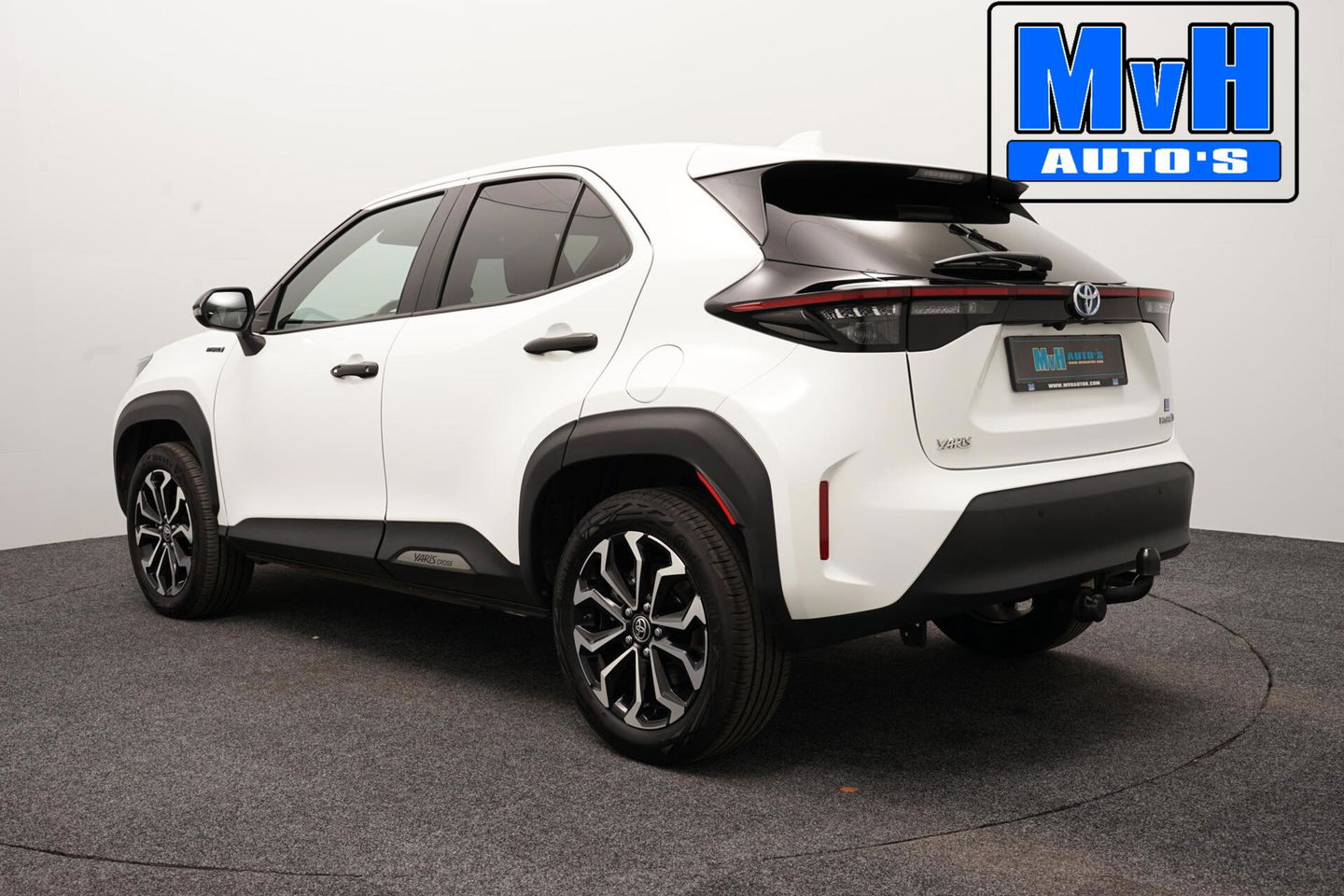 Toyota Yaris Cross 1.5 Hybrid First Edition|TREKH|LED|NAVI|NAP