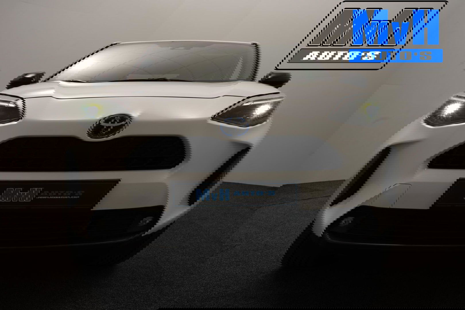 Toyota Yaris Cross 1.5 Hybrid First Edition|TREKH|LED|NAVI|NAP