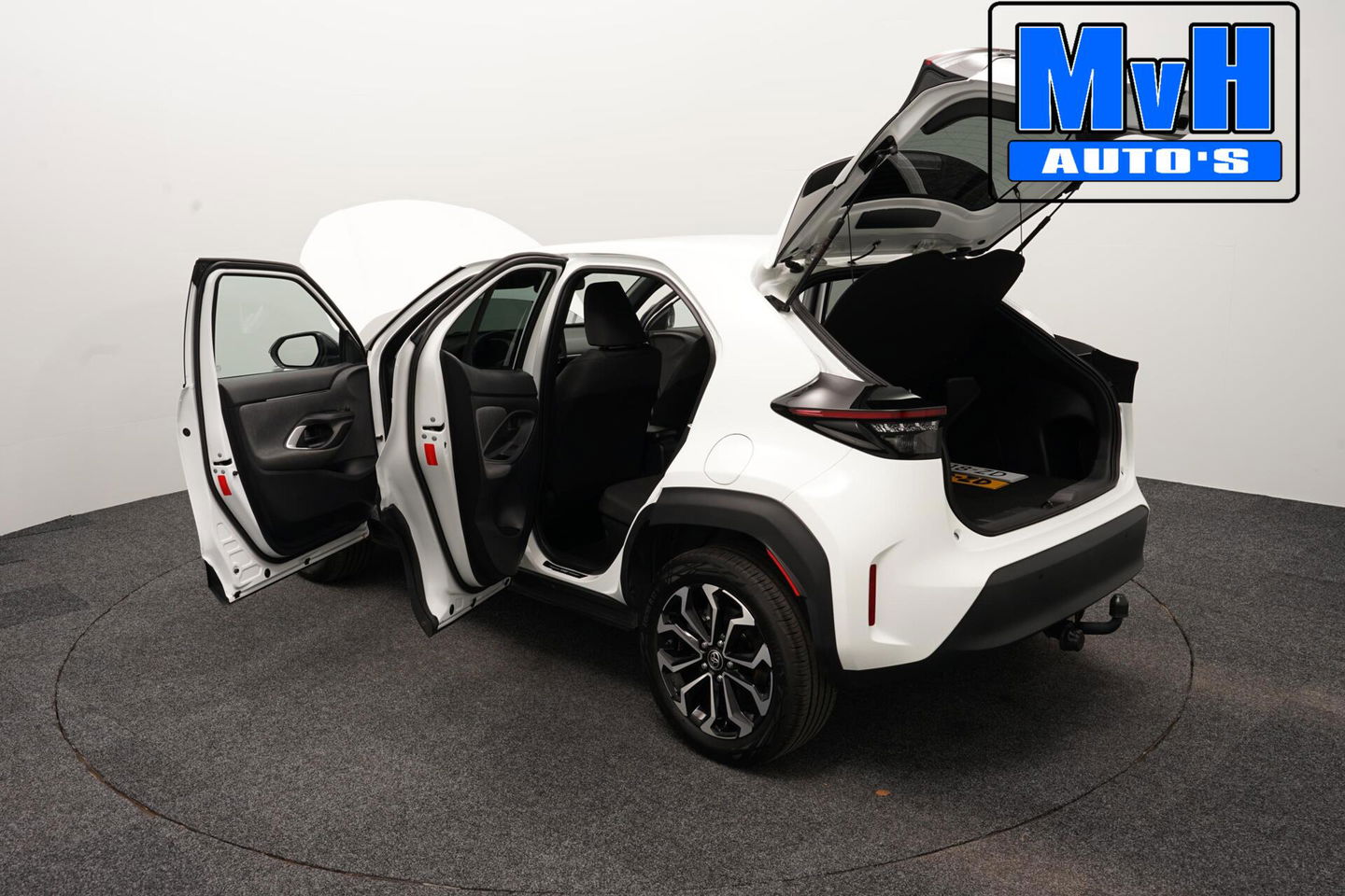 Toyota Yaris Cross 1.5 Hybrid First Edition|TREKH|LED|NAVI|NAP