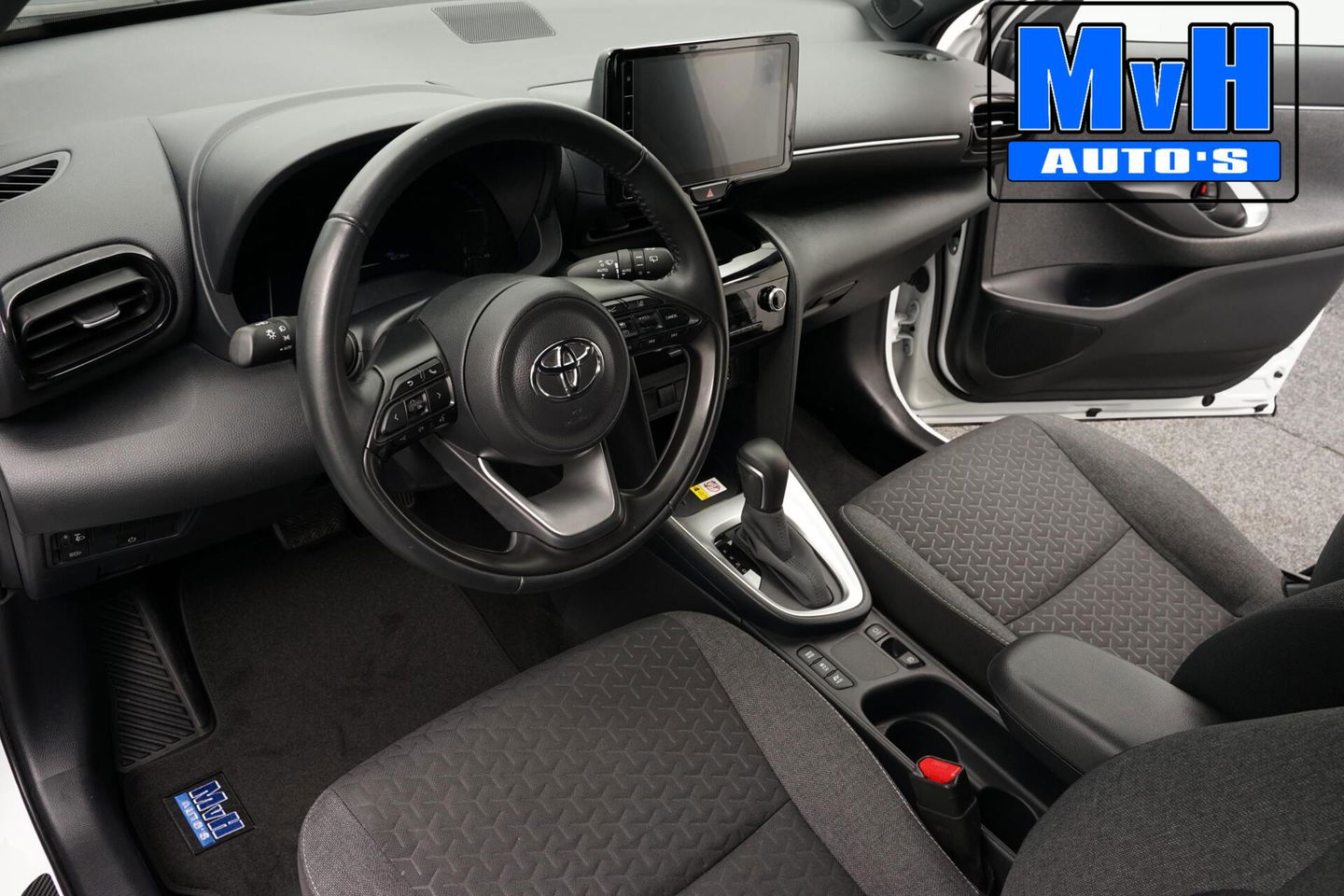 Toyota Yaris Cross 1.5 Hybrid First Edition|TREKH|LED|NAVI|NAP