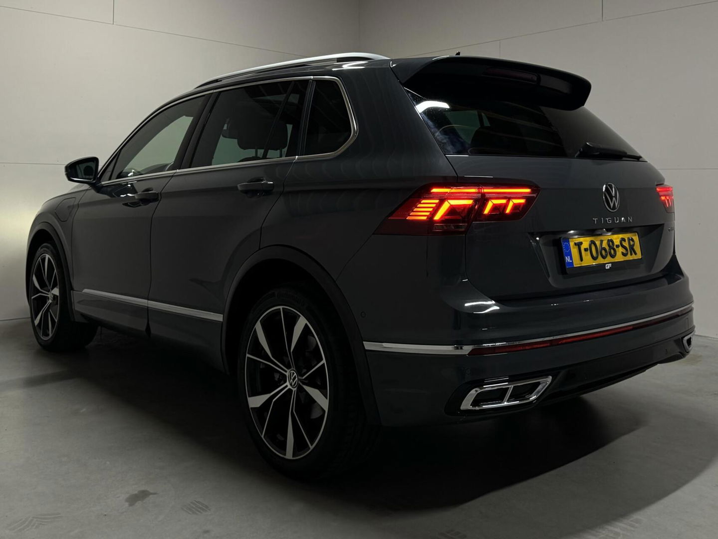 Volkswagen Tiguan 1.4 TSI eHybrid R-Line Pano 360° HUD Leer NAP